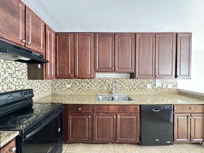 Foto del edificio - 1004 S River Rd