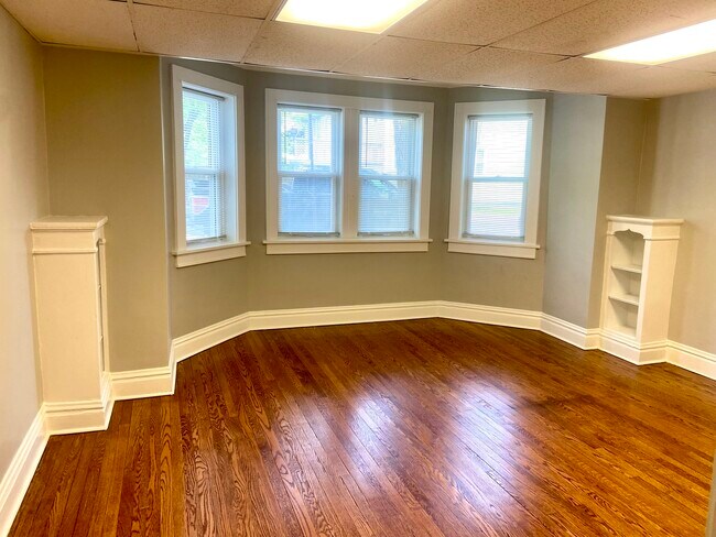 Foto del edificio - 309 W Harrison St