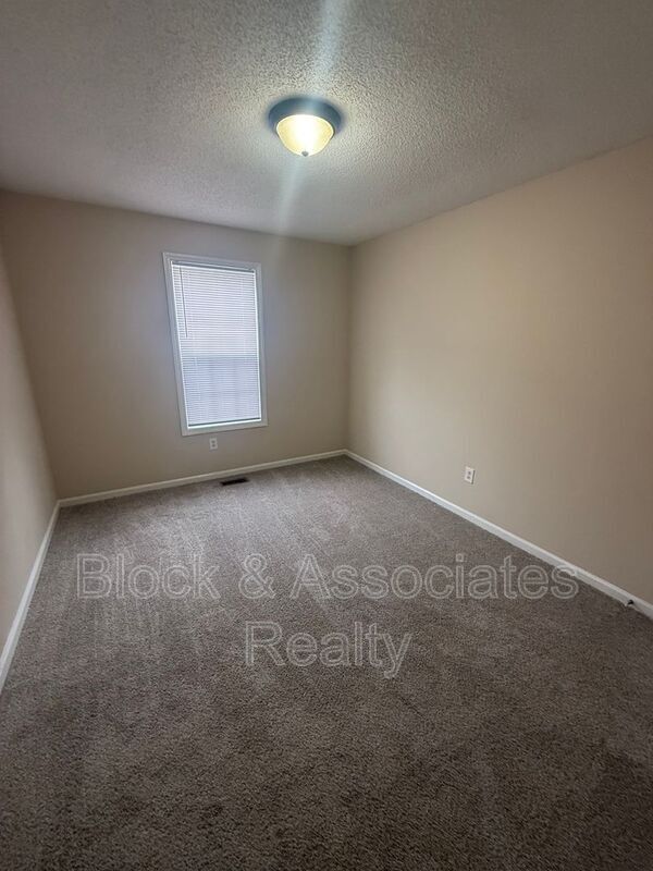 Foto del edificio - 1814 Saddlewood Ct