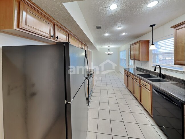 Foto del edificio - 2126 Burgess Ln