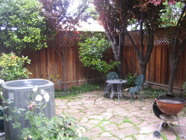 Photo - 276 N 7th St House