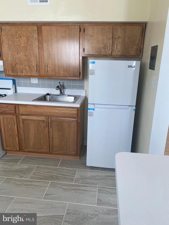 6180 Lawnton St Unit B3, Philadelphia, PA 19128 Room for Rent in