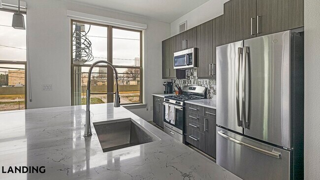 Building Photo - 3030 Summer St