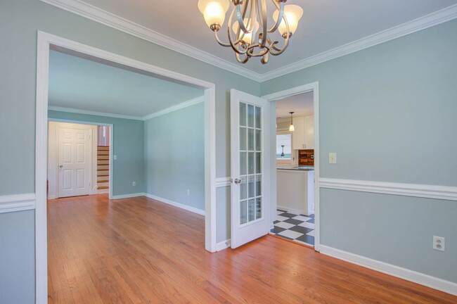 Foto del edificio - 8 Heathwood Dr