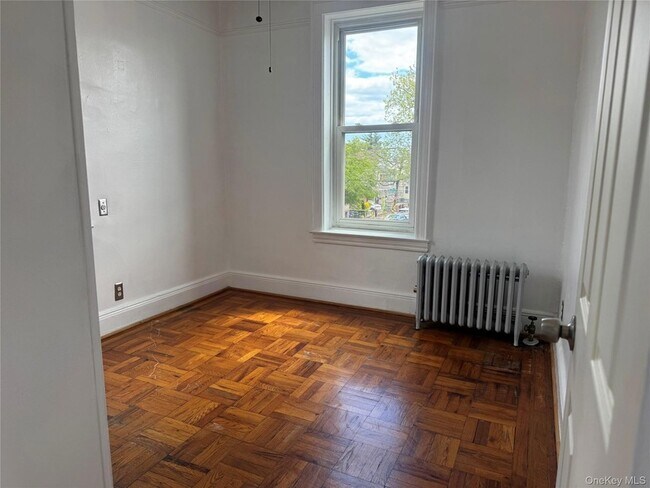 Foto del edificio - 7438 Jamaica Avenue Unit