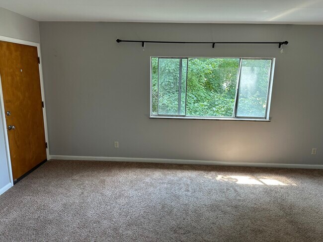 Building Photo - 21 Montvale Ct