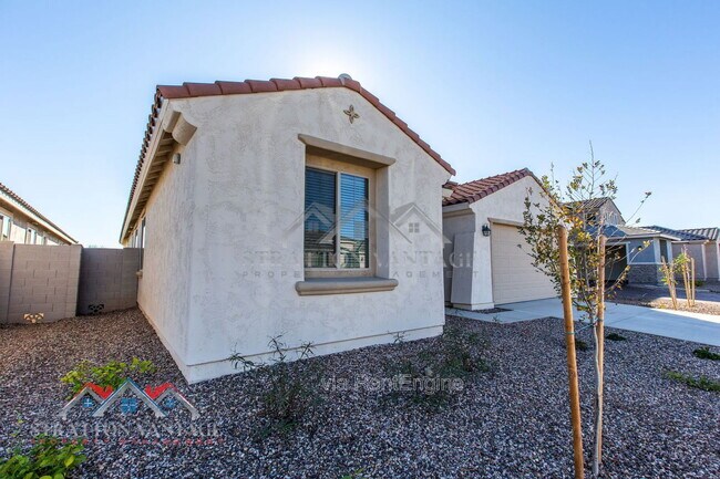 Foto del edificio - 17625 W Pasadena Ave