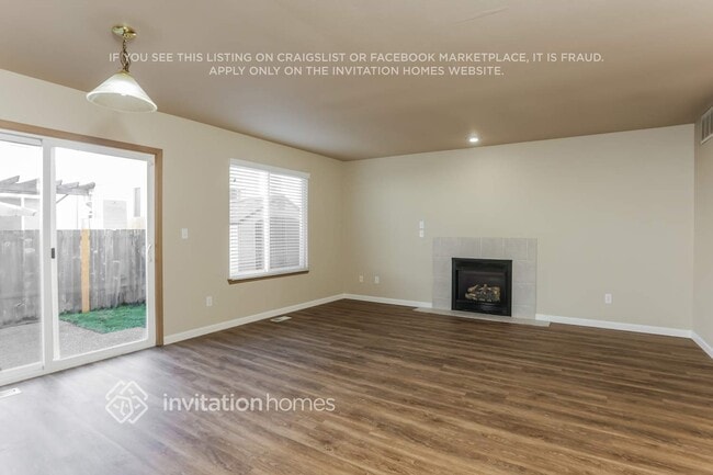 Building Photo - 1623 201st St E