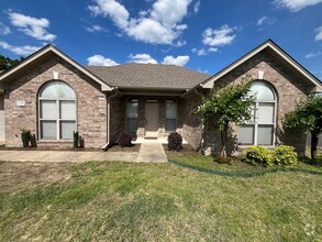 Building Photo - 2700 Opal Cove