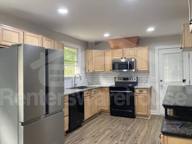Foto del edificio - 2615 Vinyard St NE