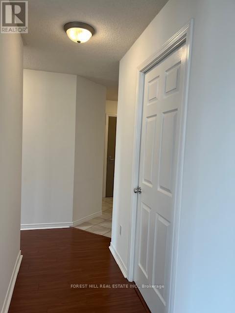 Photo du bâtiment - 925-2925 Bay St.