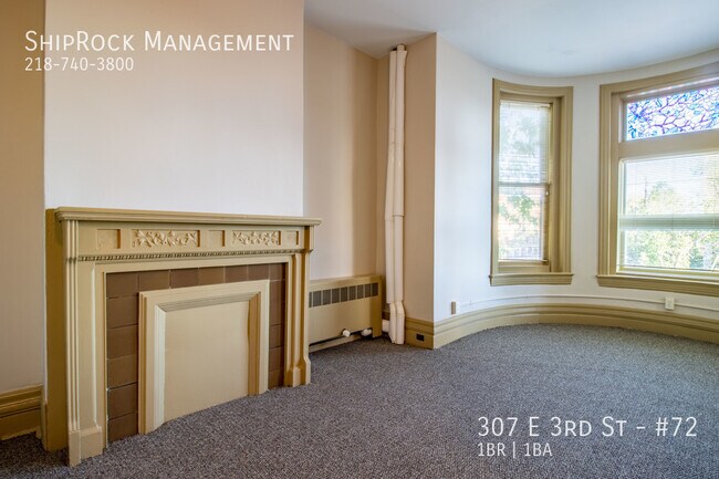 Foto del edificio - 307 E 3rd St