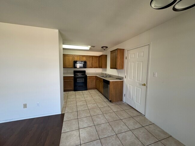 Foto del edificio - 1402 Fianna Place Ct