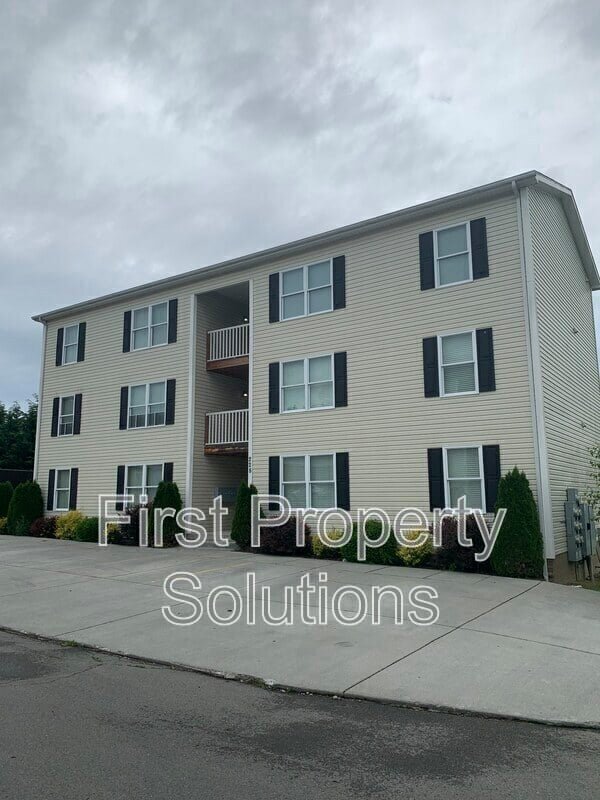 Building Photo - 210 Cardinal Wy