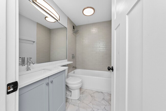 Foto del edificio - 1220 N Lasalle-4K