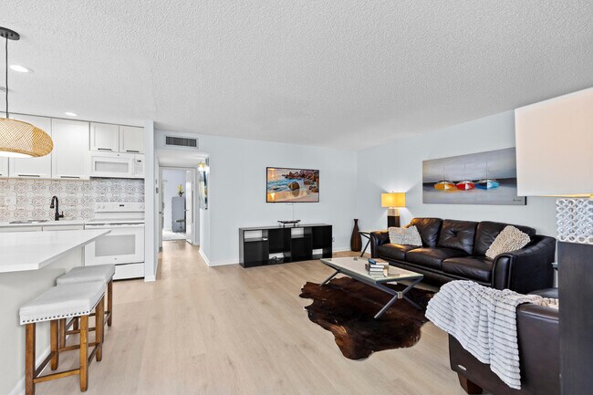 Building Photo - 74 Normandy Ln