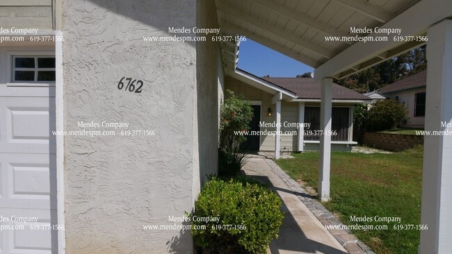 Building Photo - Beautiful & Cozy 3 Bed / 2 Bath House in P...