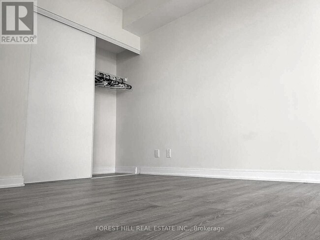 Building Photo - 42 Charles St E