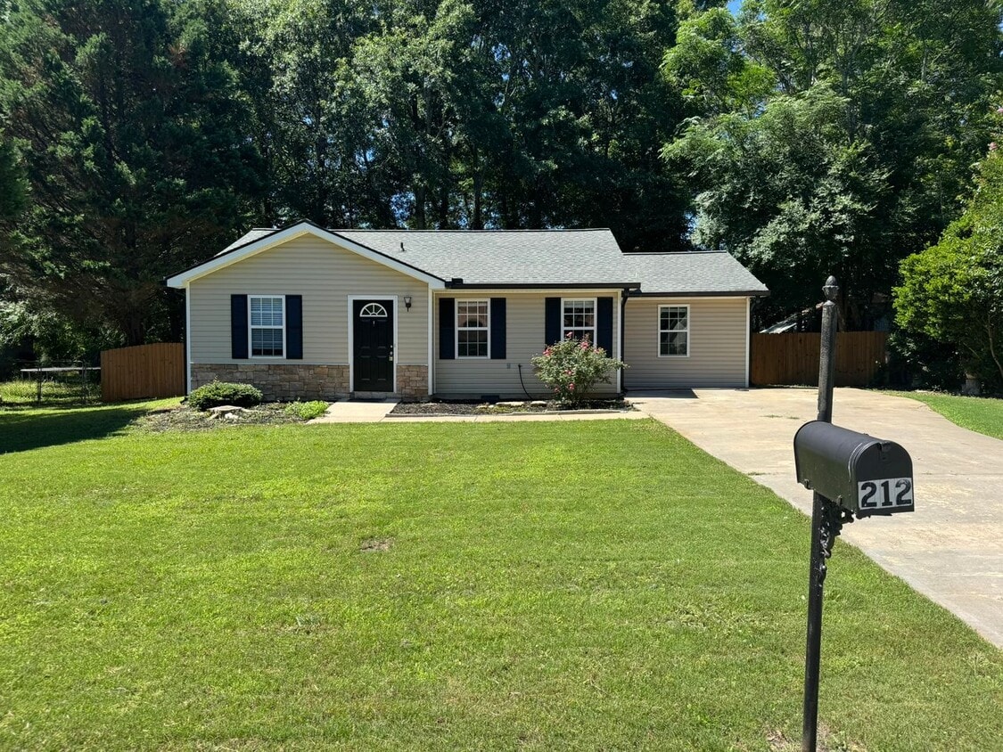 Cute 2 Bedroom Home in The Vineyard! - Cute 2 Bedroom Home in The Vineyard!