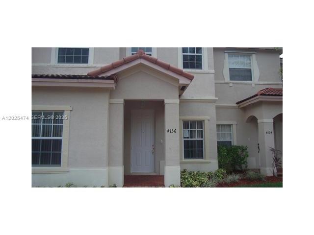 Foto del edificio - 4136 NE 24th St