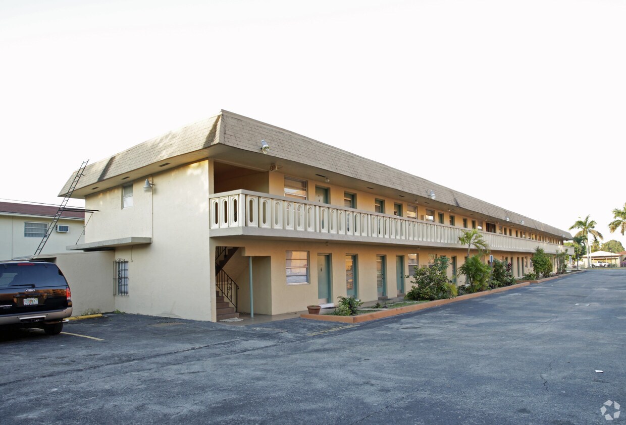 Foto principal - 275 NW 72nd Ave