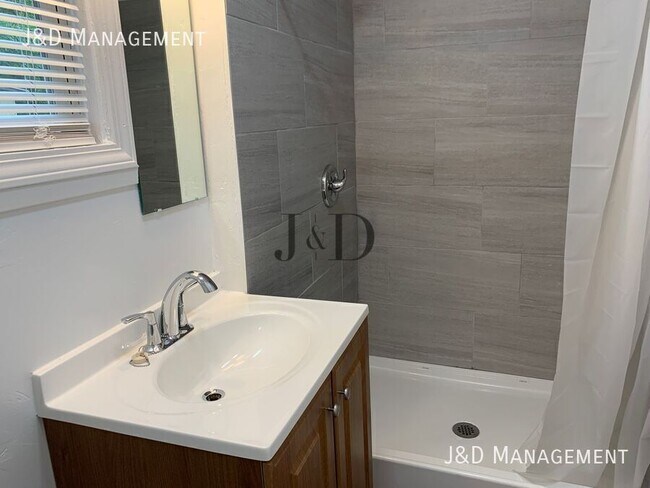 Foto del edificio - 8770 Lamar St