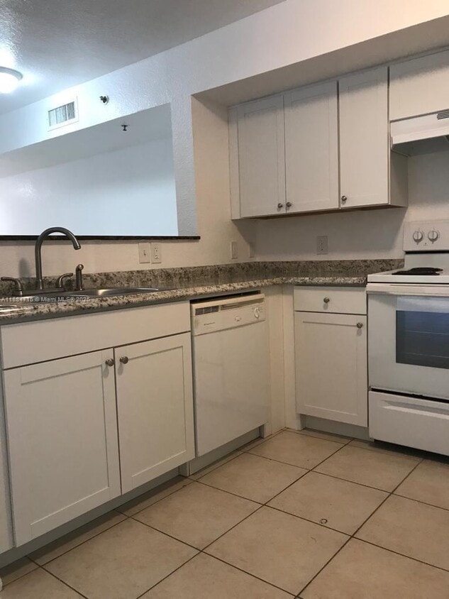 Primary Photo - 13800 NE 3rd Ct