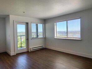 Interior Photo - The Hudson
