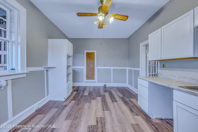 Building Photo - 714 Smith St