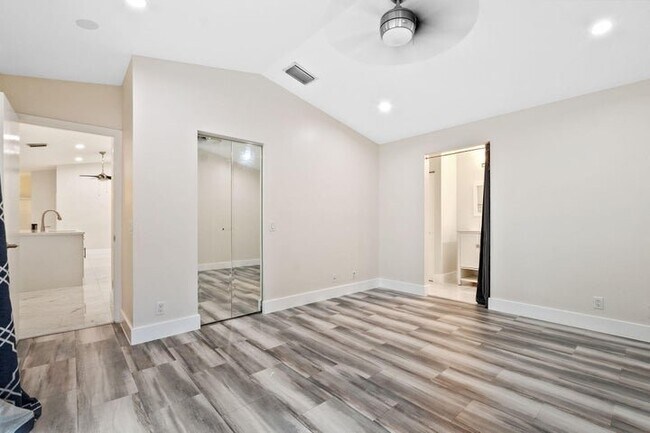 Foto del edificio - 4498 Dogwood Cir