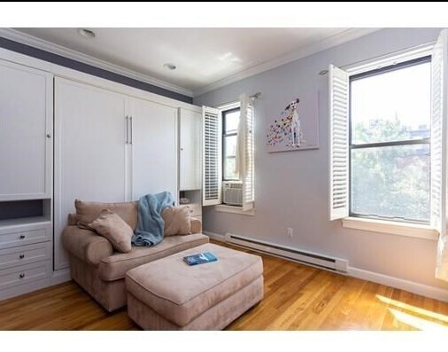 Primary Photo - 17 Follen St