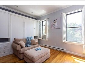 Building Photo - 17 Follen St