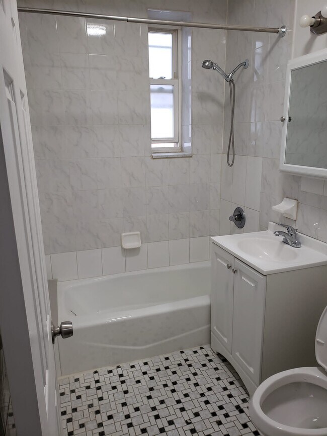 Foto del edificio - 6308 23rd Ave