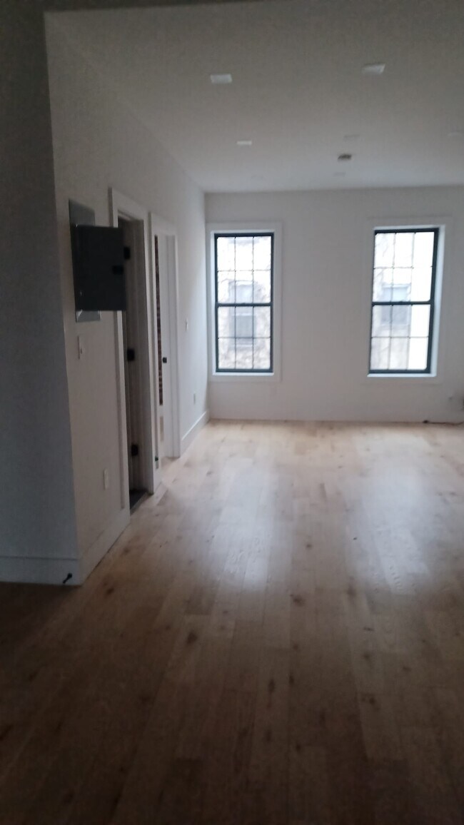 Foto del edificio - 962 Dekalb Ave