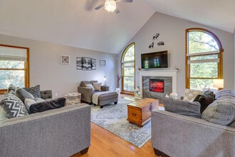 Building Photo - 1530 Wooded Acres Dr