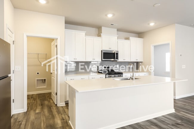 Building Photo - now