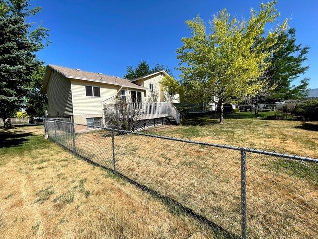 Building Photo - Great 4 Bed/3 Bath home in Layton