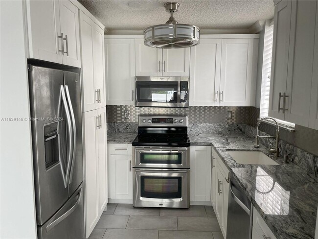 Foto del edificio - 126 SW 17th Rd