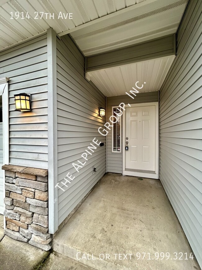 Building Photo - Townhome in Forest Grove