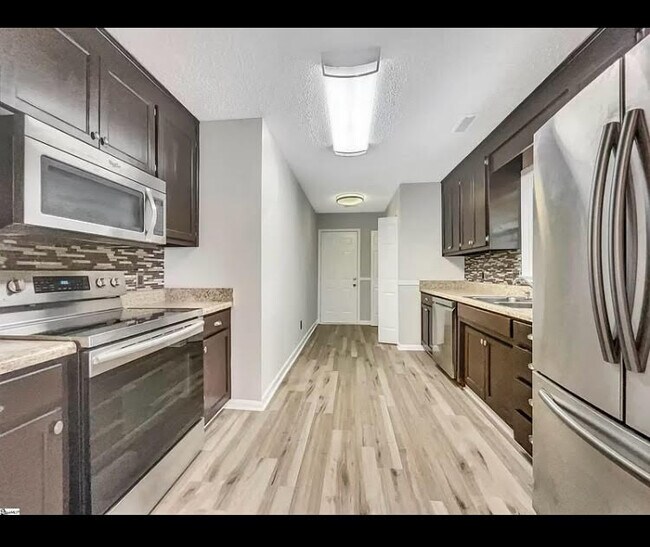 Building Photo - 5475 Parris Bridge Rd