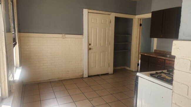 Foto del edificio - 2755-2757 N 33rd St. (Duplex)
