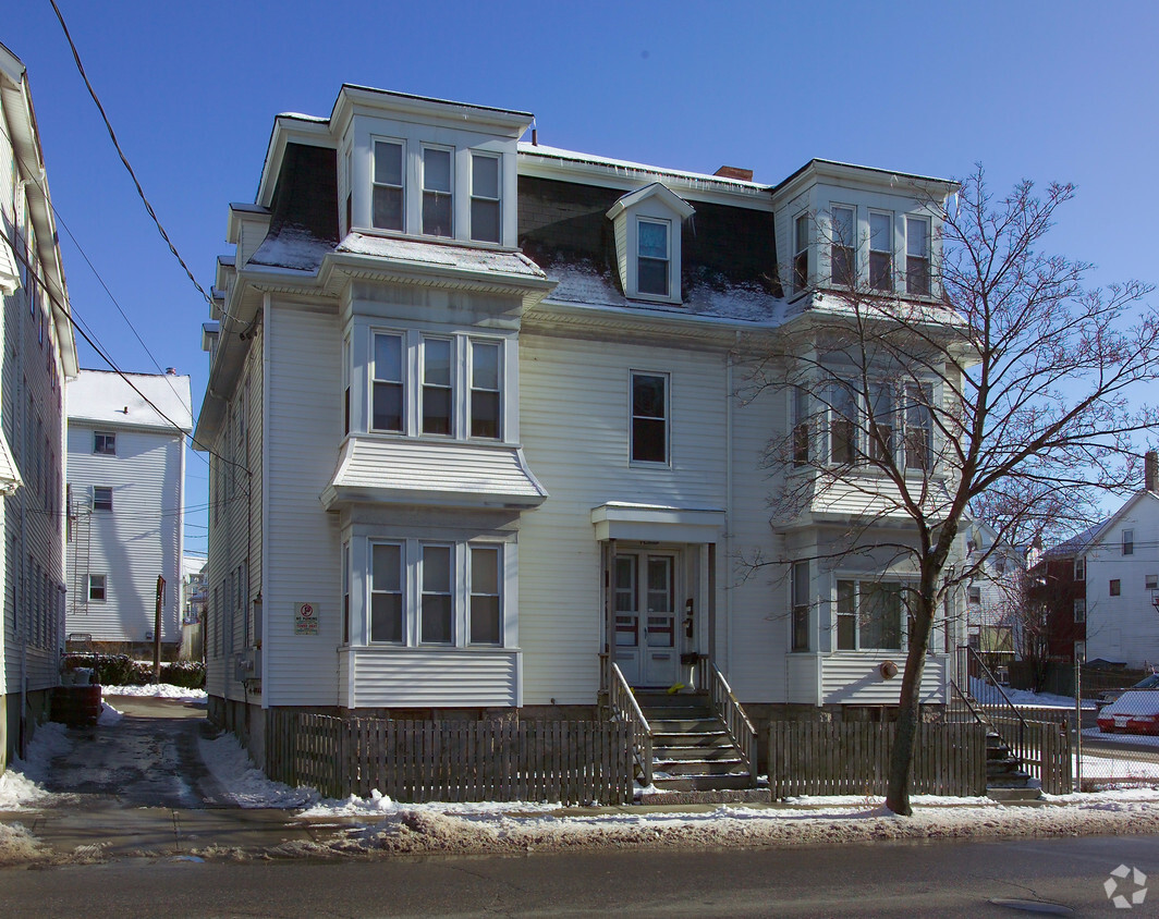 Building Photo - 99-109 Robeson St