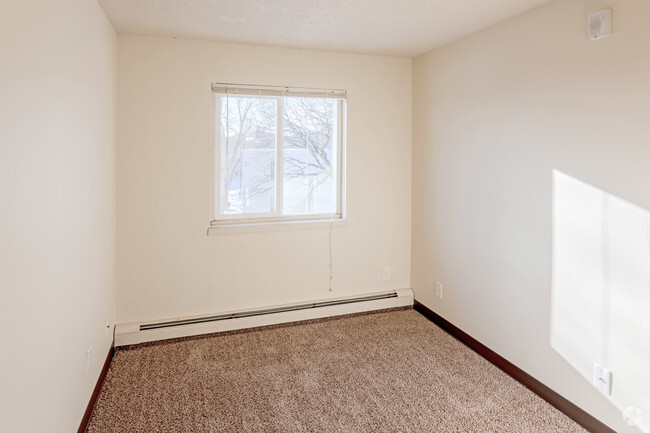 4HAB, 1BA - 1,100 ft² - Cloudhaven Apartments