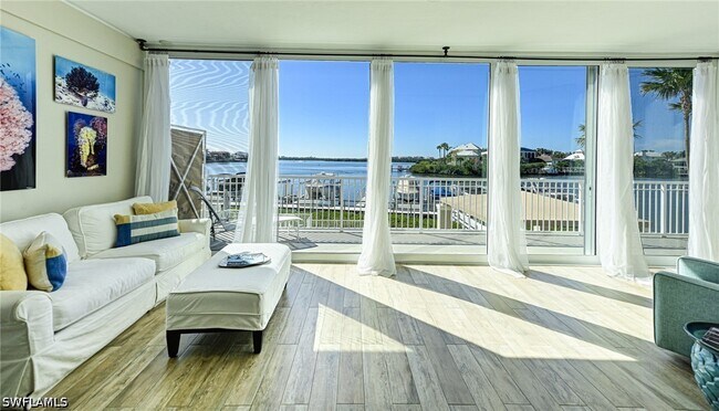 Foto del edificio - 4975 Bonita Beach Rd SW
