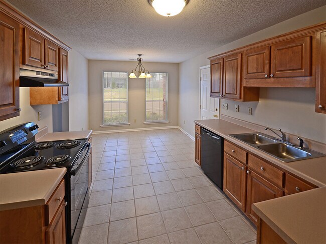 Foto del edificio - 3 bed, 2 bath near Macon and Houston Levee