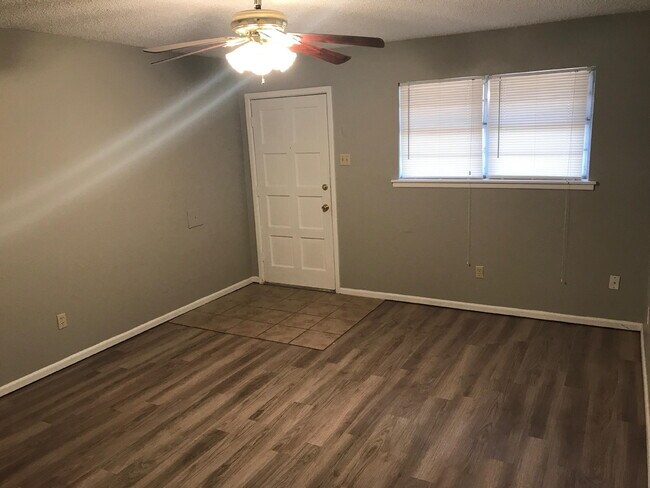 Foto del edificio - 7206 Avenue W