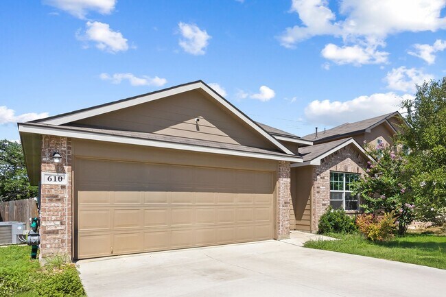 Foto del edificio - 3 Bedroom/2 Bath Redbird Ranch Subdivision