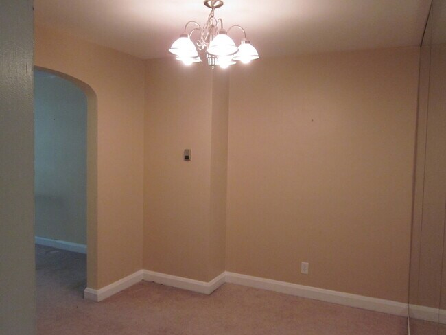 Foto del edificio - Charming 2 Bedroom/2 Bathroom in Catonsvil...