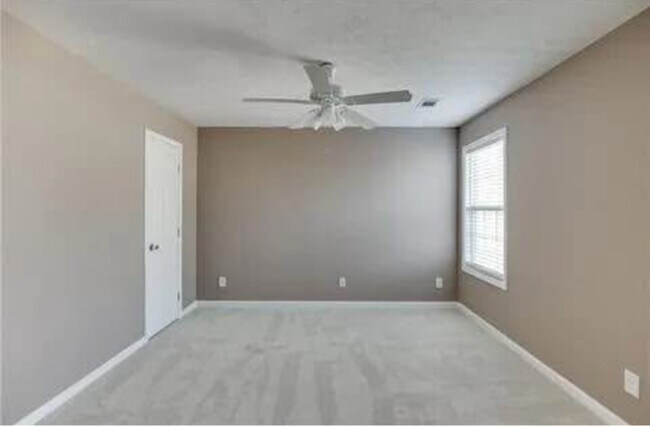 Foto del edificio - 1118 Montague Pl Ct