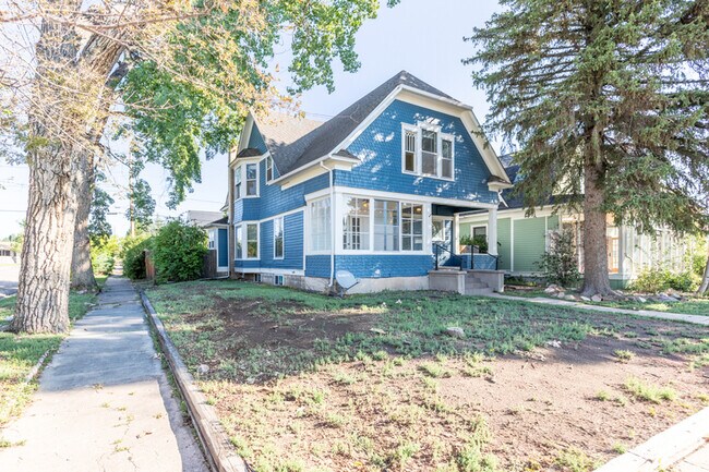 Building Photo - 100 E 27th St